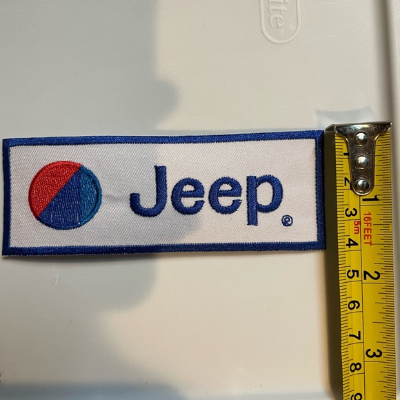 - SALE ❤️ Embroidered White Jeep Logo Iron on Patch - Picture 3 of 3